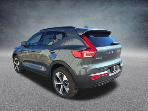 2026 Volvo XC40 B5 Plus
