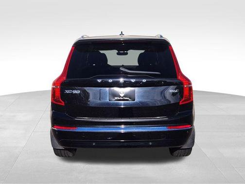 2023 Volvo XC90 B6 Ultimate 6-Seater