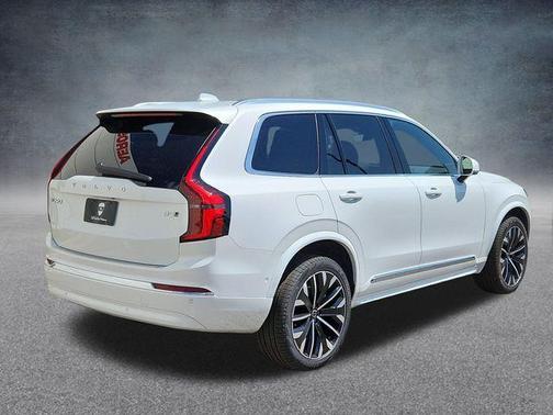 2025 Volvo XC90 B5 Plus 7-Seater