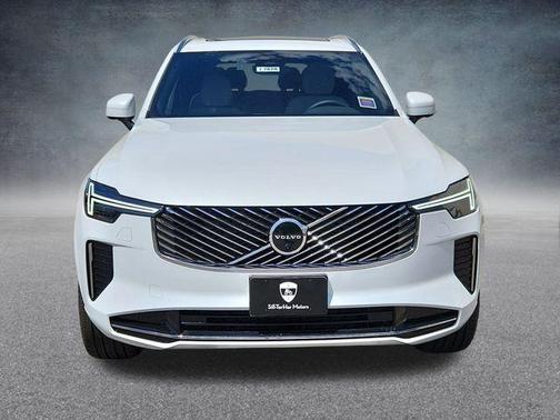 2025 Volvo XC90 B5 Plus 7-Seater