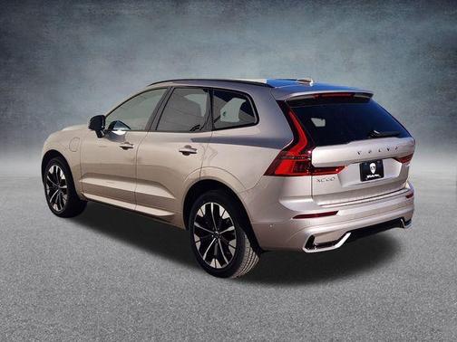 2026 Volvo XC60 Plug-In Hybrid T8 Plus
