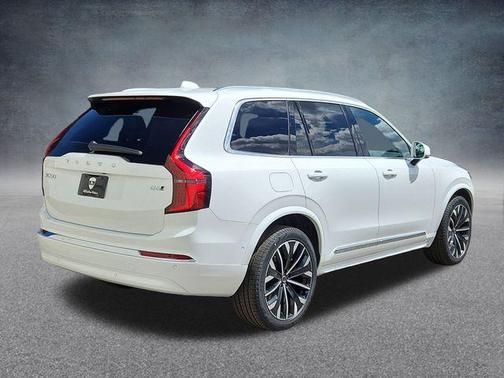 2025 Volvo XC90 B6 Ultra