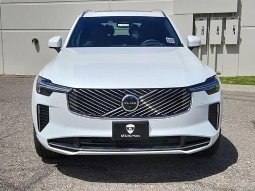 2025 Volvo XC90 B6 Ultra