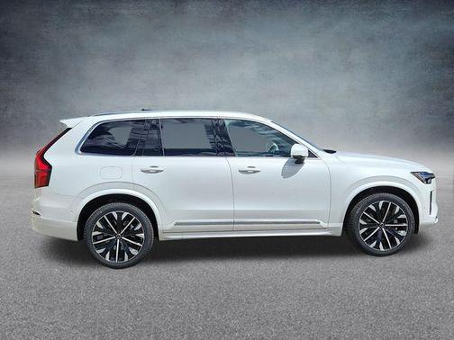 2025 Volvo XC90 B6 Ultra