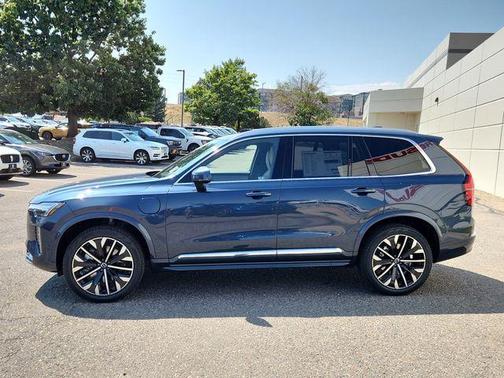 2026 Volvo XC90 Plug-In Hybrid T8 Plus 7-Seater