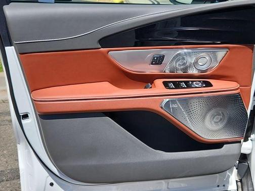 2024 Lincoln Nautilus Black Label