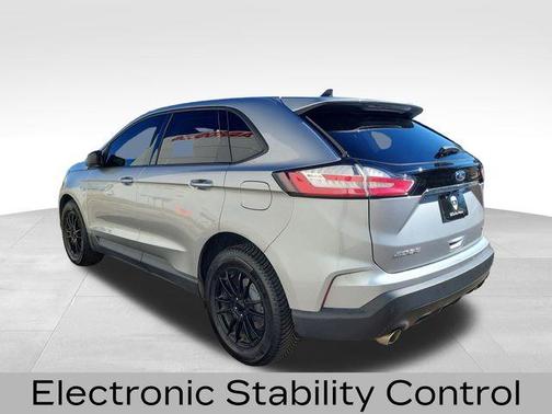 2020 Ford Edge SE