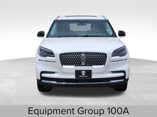 White Metallic 2023 Lincoln Aviator Standard AWD