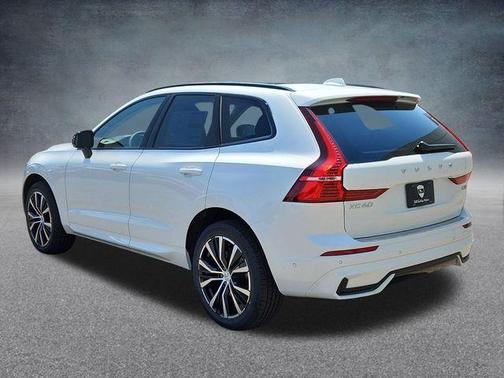 2025 Volvo XC60 B5 Plus