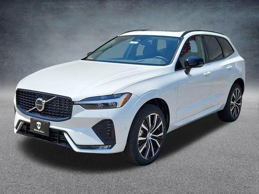 2025 Volvo XC60 B5 Plus