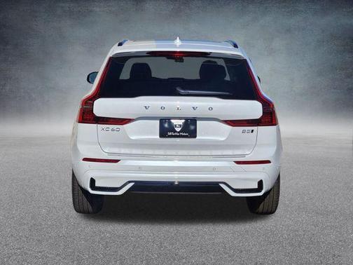 2026 Volvo XC60 B5 Ultra