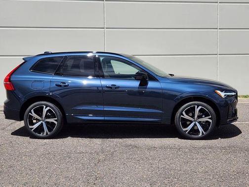 2025 Volvo XC60 B5 Ultra