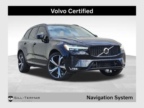 Onyx Black Metallic 2024 Volvo XC60 B5 Ultimate Dark Theme