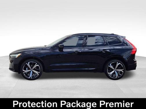 Onyx Black Metallic 2024 Volvo XC60 B5 Ultimate Dark Theme