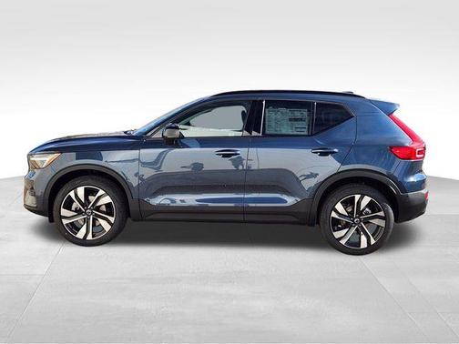 Denim Blue 2026 Volvo XC40 B5 Ultra