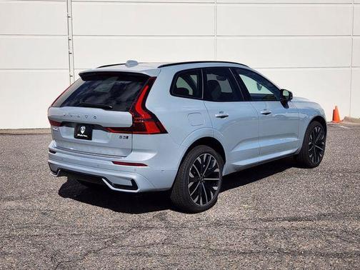 2026 Volvo XC60 B5 Ultra