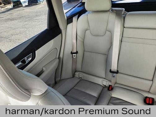 2019 Volvo XC60 T5 Inscription