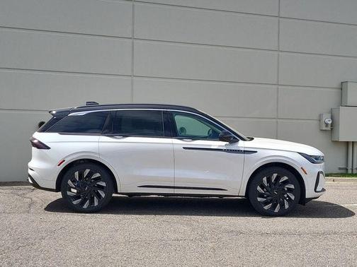 2025 Lincoln Nautilus Black Label