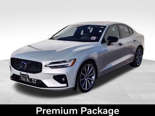 2021 Volvo S60 T5 Momentum