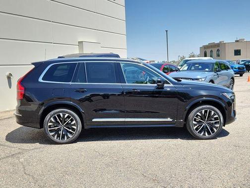 2025 Volvo XC90 Plug-In Hybrid T8 Plus 7-Seater