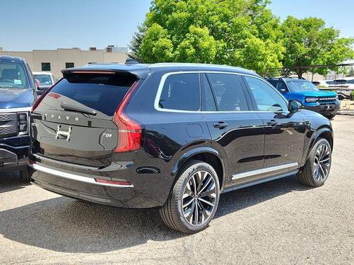 2025 Volvo XC90 Plug-In Hybrid T8 Plus 7-Seater