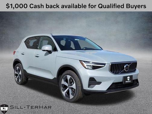 2025 Volvo XC40 B5 Core Bright Theme