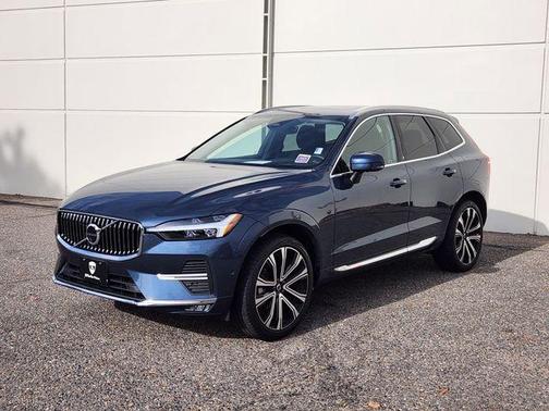 2023 Volvo XC60 B5 Ultimate Bright Theme