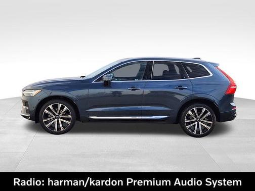 2023 Volvo XC60 B5 Ultimate Bright Theme