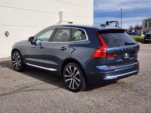 2023 Volvo XC60 B5 Ultimate Bright Theme