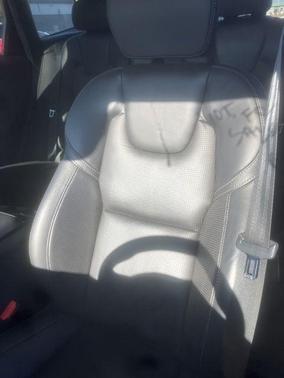 2023 Volvo XC60 B5 Ultimate Bright Theme