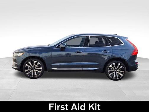 2023 Volvo XC60 B5 Ultimate Bright Theme