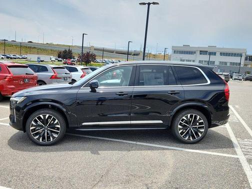 2026 Volvo XC90 B5 Plus
