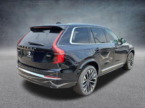 2026 Volvo XC90 B5 Plus