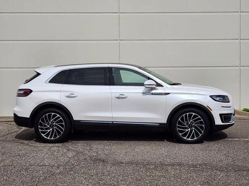2019 Lincoln Nautilus Reserve
