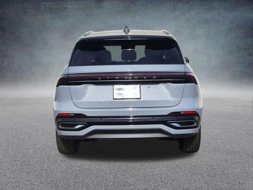 Metallic 2026 Lincoln Nautilus Reserve