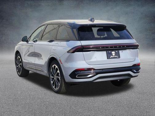 Metallic 2026 Lincoln Nautilus Reserve