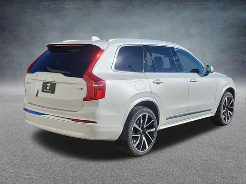 2025 Volvo XC90 B6 Plus 7-Seater