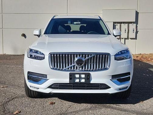 2025 Volvo XC90 B6 Plus 7-Seater