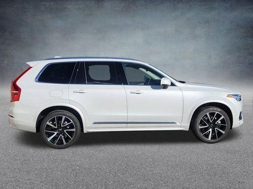 2025 Volvo XC90 B6 Plus 7-Seater