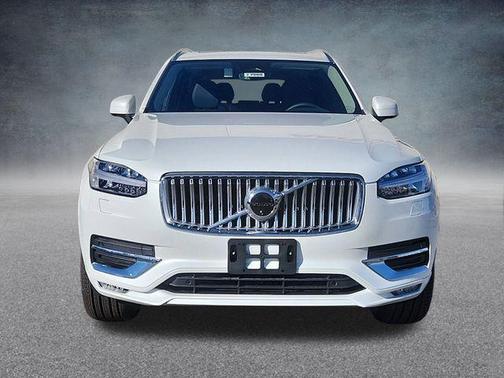 2025 Volvo XC90 B6 Plus 7-Seater