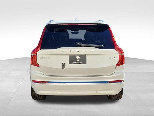 2025 Volvo XC90 B6 Plus 7-Seater