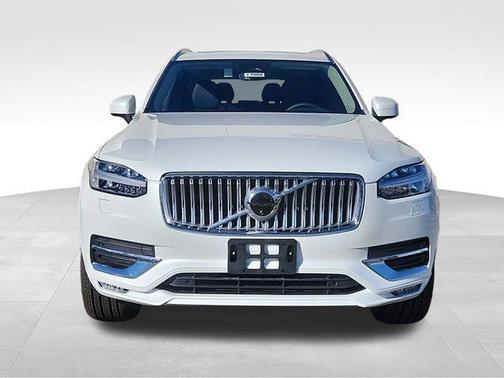 2025 Volvo XC90 B6 Plus 7-Seater