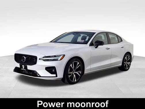 2024 Volvo S60 B5 Plus Dark Theme