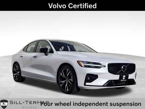 2024 Volvo S60 B5 Plus Dark Theme