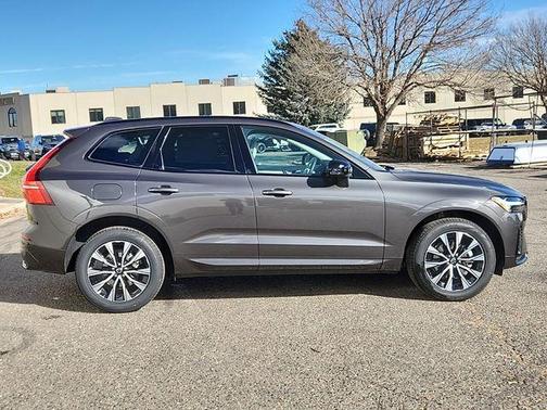 2025 Volvo XC60 B5 Core