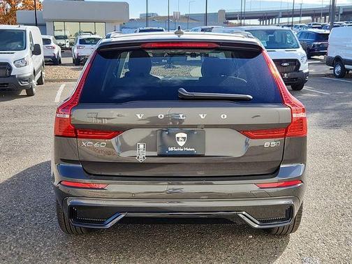2025 Volvo XC60 B5 Core
