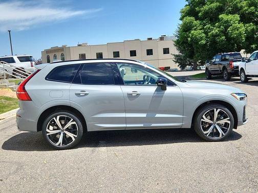 2025 Volvo XC60 Plug-In Hybrid T8 Ultra