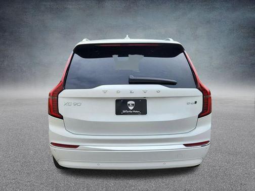 2026 Volvo XC90 B6 Core