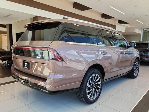 2025 Lincoln Navigator Black Label