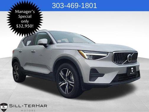 2025 Volvo XC40 B5 Core Bright Theme
